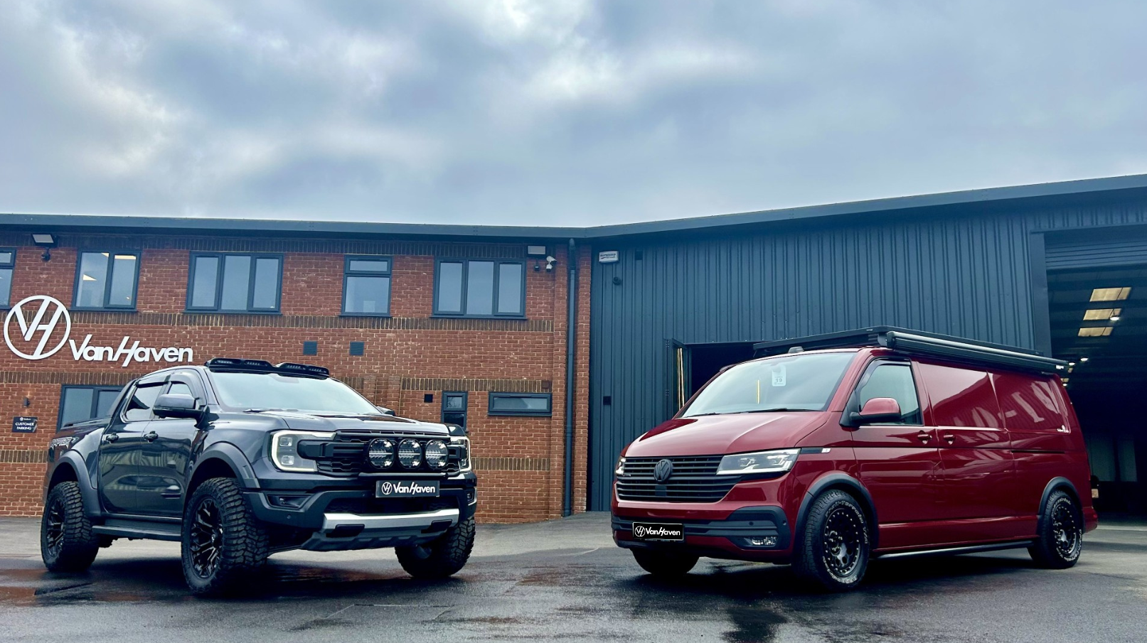 Aesthetic Brown Fashion Collection Blog Banner (1) - Van Haven Limited